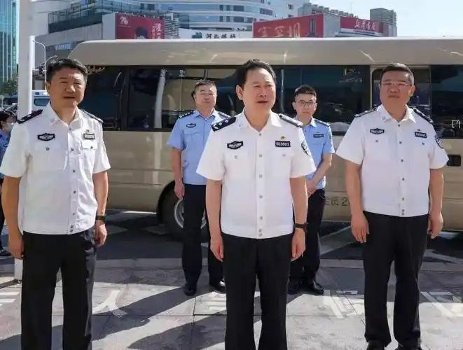 梁昆看望慰问高温下坚守一线的执勤交警_工作_省会_交管部门