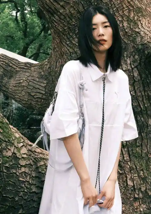 大表姐就是不一般,穿牛仔裤气质就像走t台,真不愧是超模_刘雯_时尚