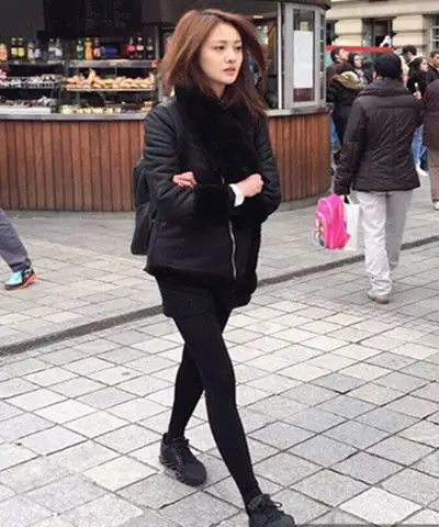 图曝郑爽暴瘦锥子脸竹竿腿吓人体重不到35公斤