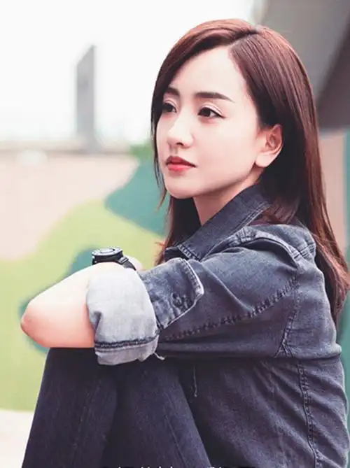 杨蓉美人为馅白锦曦/苏眠手如柔荑,肤如凝脂,领如蝤蛴,齿如瓠犀.