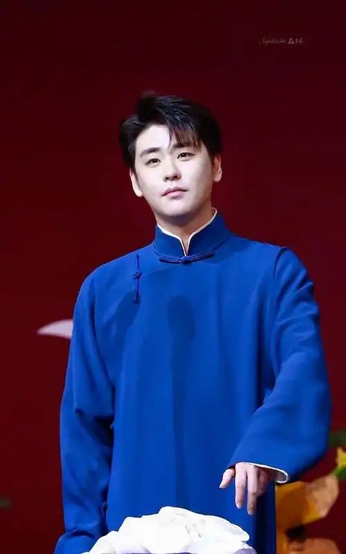 2023苏州相声专场##今日星拍放送#「蓝色大褂九宫格」@小辫儿张云雷