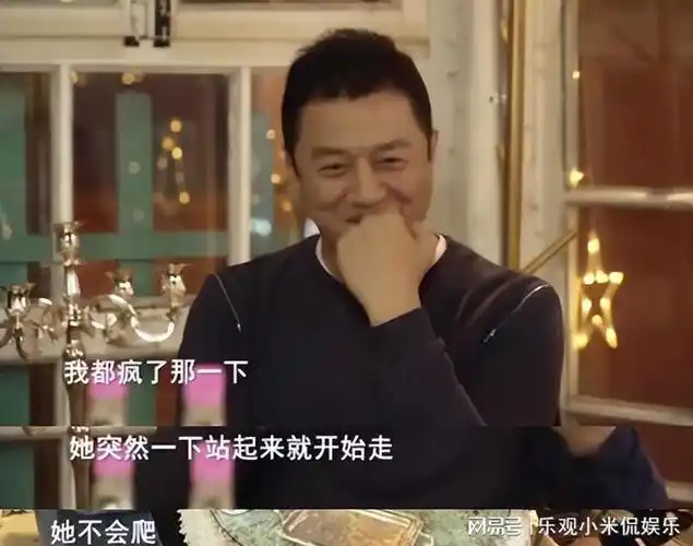 李亚鹏小女儿万千宠爱,大女儿漂泊国外留学,被指两女同父不同命