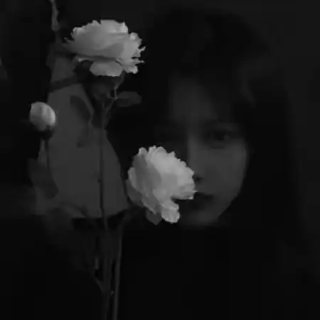 女生暗黑系头像真人 伤感很丧很颓废的女生