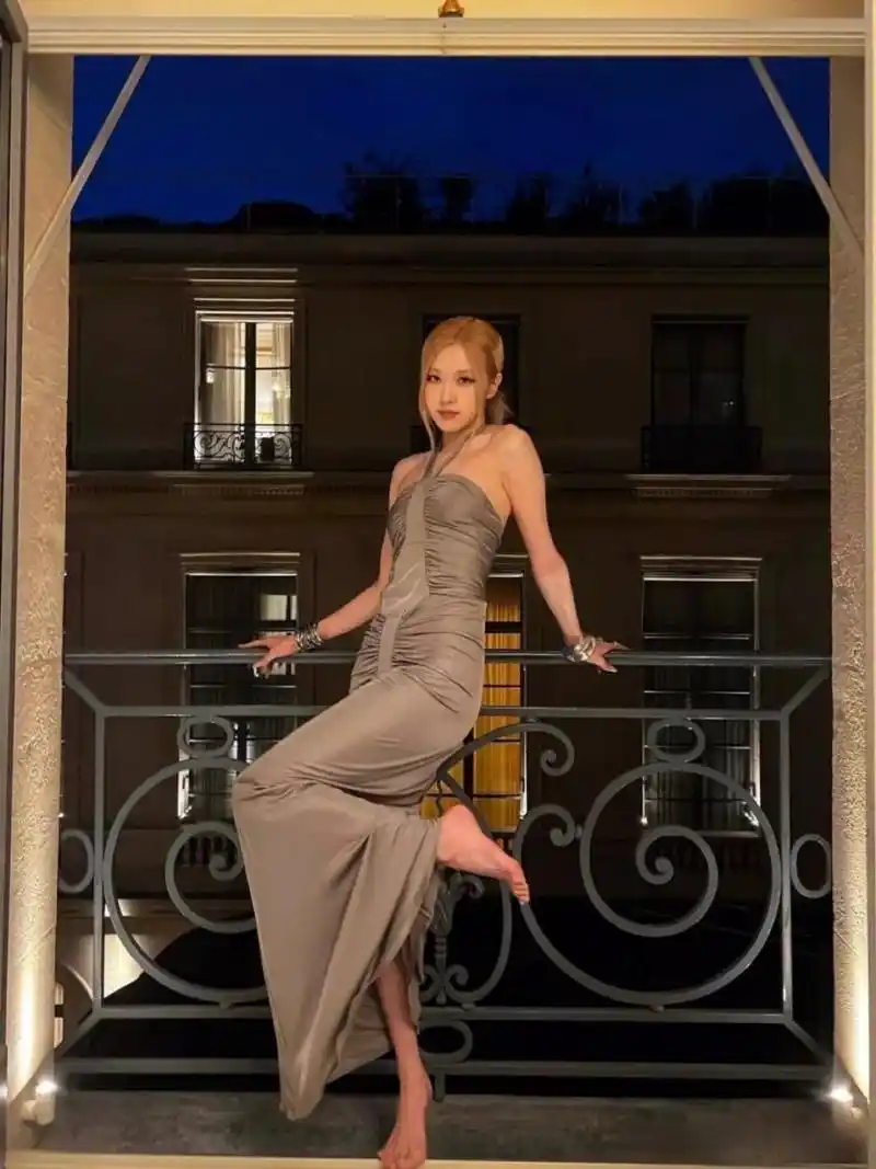 朴彩英|是光着脚丫都很漂亮的宝贝 穿搭明星时尚明星穿什么明星穿搭