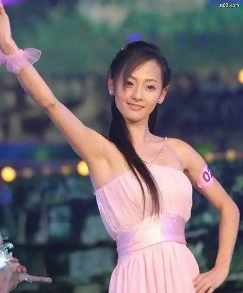 原创34岁狐系脸张嘉倪怎么比十年前更美