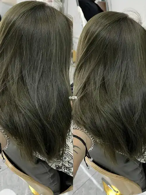 烟熏灰绿色|||超级显白的烟熏灰绿色 不需要漂色,但是头发有一点底色