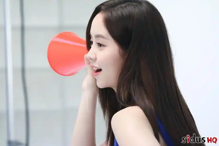 金所炫最新广告侧拍照公开～天使魔鬼集一身!