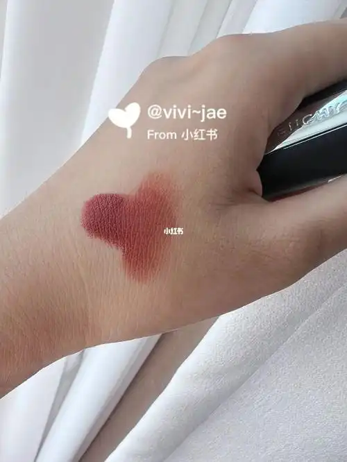 纪梵希新品口红试色小羊皮501