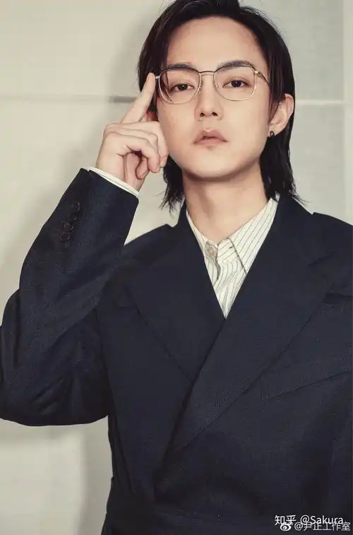 真的真的非常想问尹正小哥哥为什么要留长发鸭超级好奇