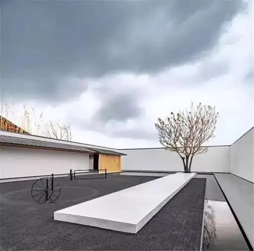 极简主义的设计风格在公共空间以及私家庭院中,都能够创造出与众不同