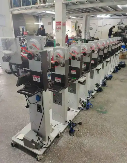 防护面罩打扣机四合扣机器五爪扣打扣机服装机器全自动纽扣机