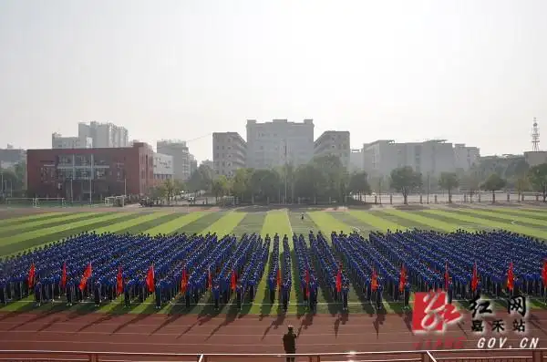 嘉禾五中举行2020度高一新生军训闭训仪式