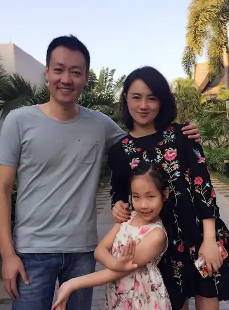 影帝辛柏青为啥结婚几十年零绯闻看看妻子的地位就知道了