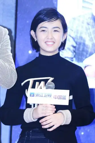 小别离今日首播张子枫变身朵教主