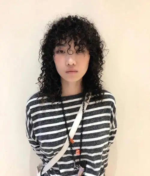 超级增加发量的卷发不会显老 头发蓬松后显脸小#日系发型 ##小众染发