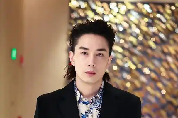 曾经的李承铉说非安以轩不娶,最后却放弃他选择与戚薇结婚_生活_和安