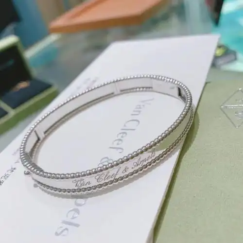 梵克雅宝  perlee signature 白金手镯l码 大全套 现货好价