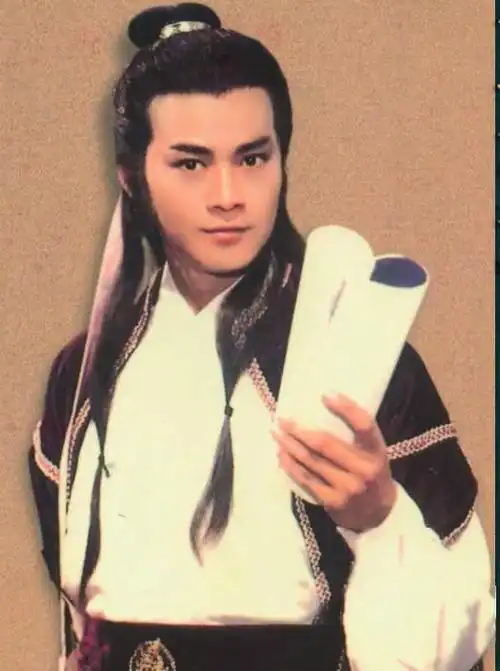 因为友台的那一版楚留香,由郑少秋扮演 .