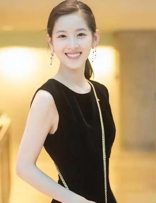 清华大学四大校花2020(清华大学四大校花彭菲茗) | 社群天下