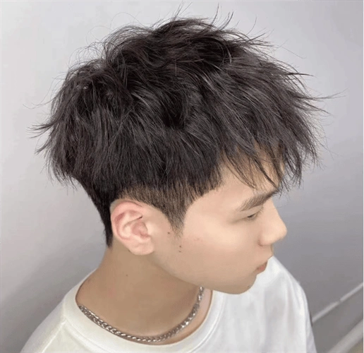 学院风男士发型,简单清爽的发型,清新别致又好打理