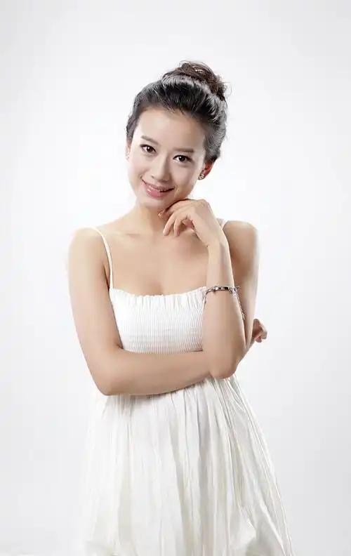 她在谍战剧《大陆小岛》中饰演付德芳,你还记得真性情的奇女子吗