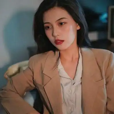 港风女头像图片复古 高清好看的复古头像女港风成熟_女生头像_美头网