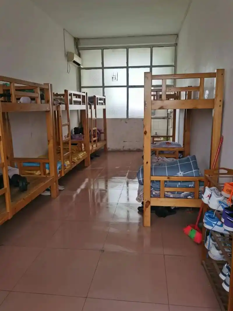 干净整洁的学生宿舍