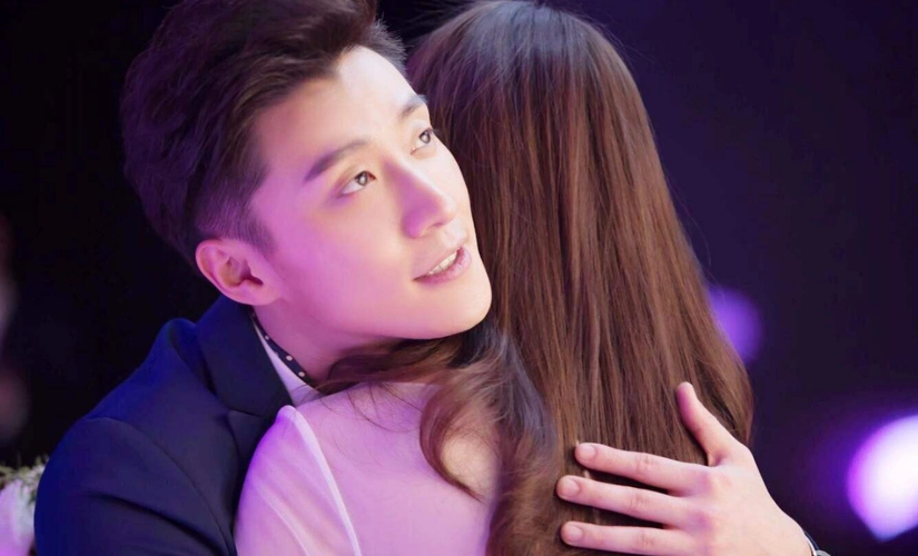 二,徐璐,乔任梁和徐璐参加了《我们相爱吧》,这档属于假想情侣节目