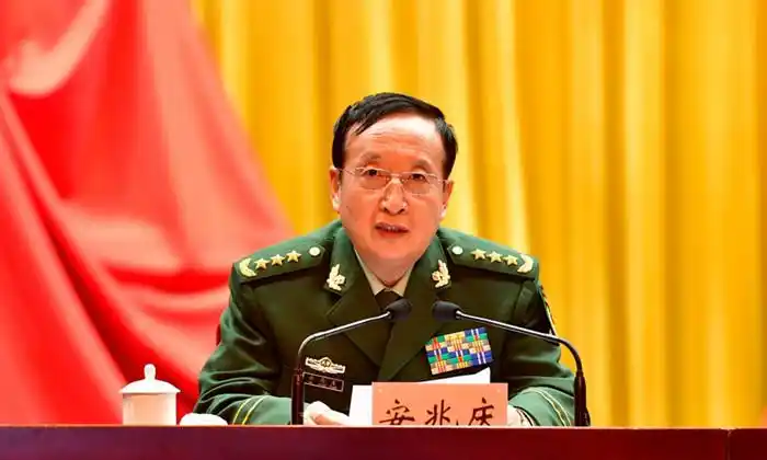 武警部队政治委员安兆庆讲话.摄影樊文军