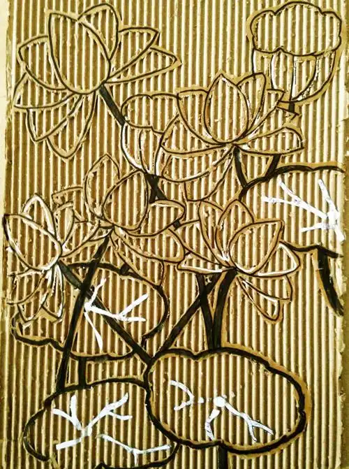 瓦楞纸画《荷花》 吴亚楠 七年级四班