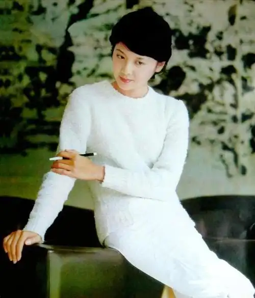 朱琳:嫁初恋老公,结婚43年无儿无女,如今还好吗