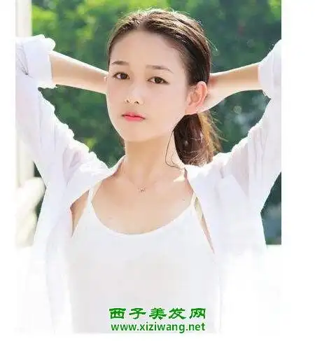 偏分长刘海怎么扎马尾 女生偏分长刘海马尾发型效果图(2)