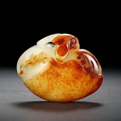 2010年,《辟邪》获中国·上海第三届玉雕"神工奖"金奖,并参加了2010年