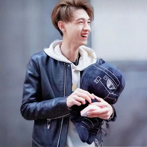 4月19日 18:32   关注  德云社头像