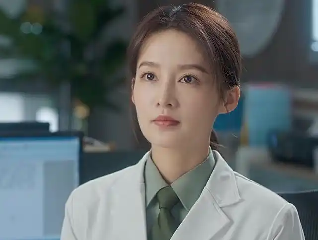 黄景瑜李沁受委屈,《爱上特种兵》口碑扑街,主因是剧本有硬伤