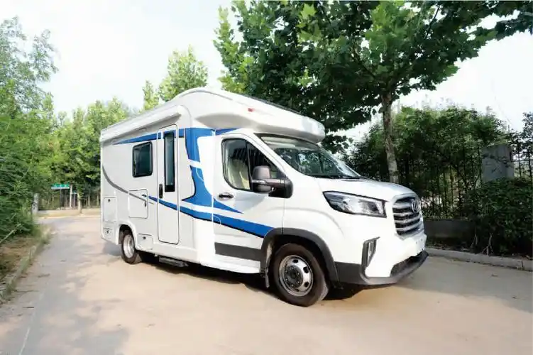 房车分享飞翔大通v90t型小额头