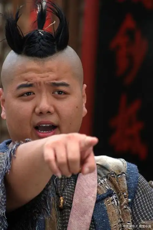 香港顶级4个胖子,洪金宝地位不算高,最后一位向华强都礼让三分