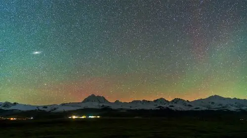 星空下的雅拉雪山