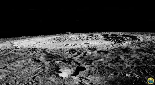 月亮里面的环形山----摘自百度