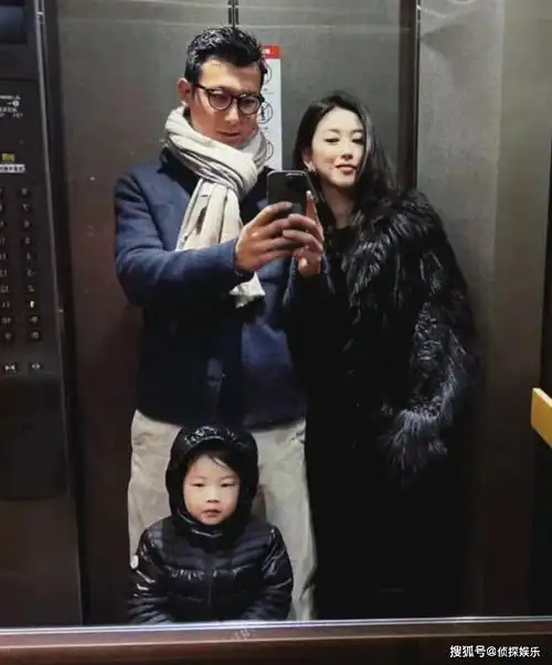 朱珠夫妇宴请好友,众人一起小酌,朱珠脸颊通红微醺感十足_王昀佳_珠宝