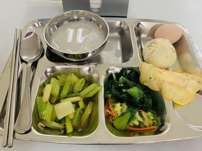 明天就要吃病号餐了,最后一顿食堂!