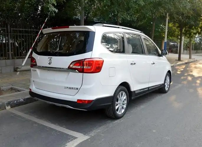 空间大,油耗低,销量破百万的国产mpv,带你看宝骏730