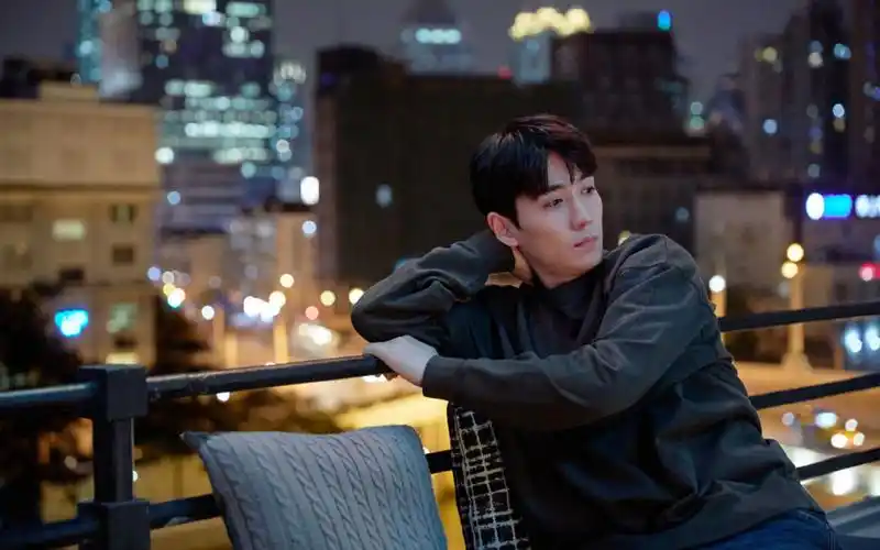 朱一龙《亲爱的自己》剧照图片壁纸