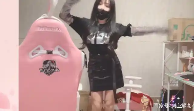 一条小团团露脸直播,为我们带来快乐真的要那么追求她的颜值吗