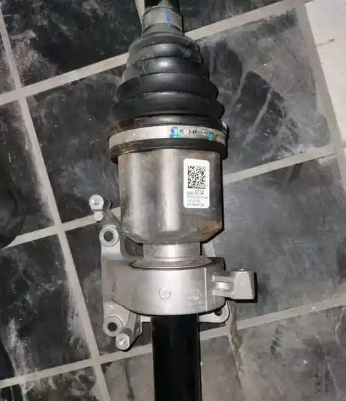 适用凯迪拉克20款xt5两驱右前半轴车件半轴