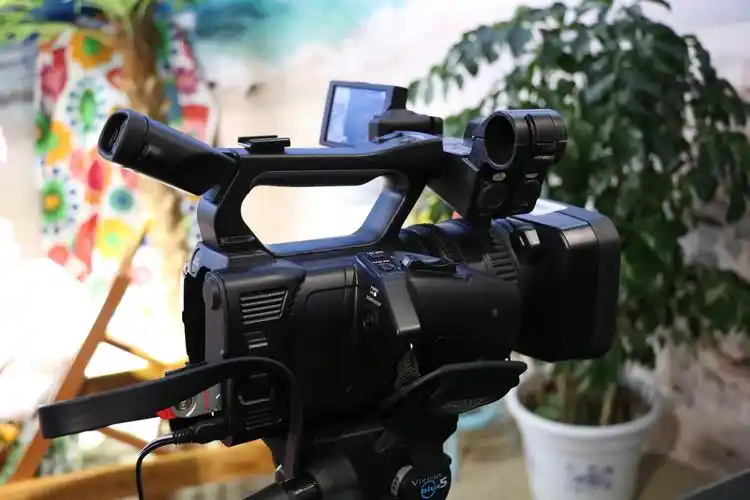 索尼推出新专业4k摄录一体机pxw-z150