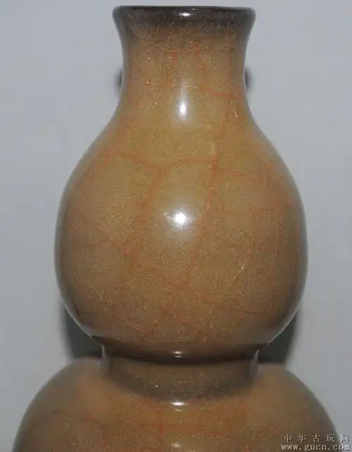 宋.修内司官窑葫芦瓶