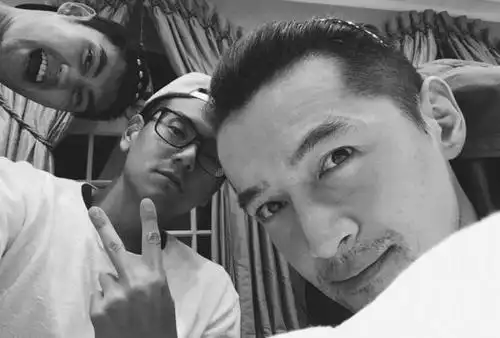 [cp]胡歌还是应该和彭于晏"在一起". [偷笑] [/cp]