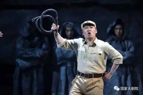 深情旋律歌唱革命英雄的不朽诗篇