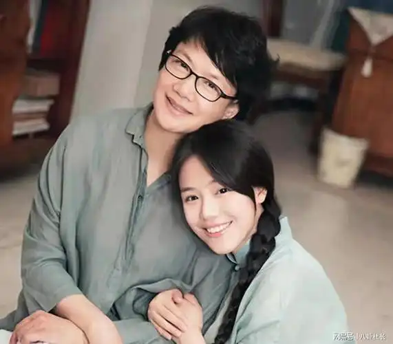 大姐蒋文娟就是女演员马思纯的妈妈,后来她为了蒋雯丽的事业,放弃了